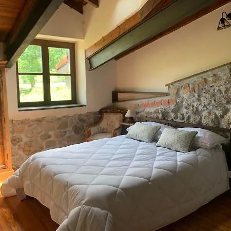 La Fontanina De Mario Daire Villaviciosa (Asturias)